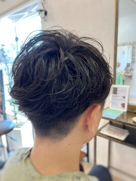 オルオル(OluOlu) メンズショートヘア×パーマスタイル〔八戸,田向〕