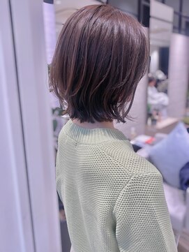 ステア ケース(stair case) ミディアムレイヤーくびれヘア前髪カット髪質改善トリートメント