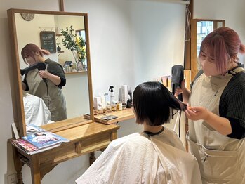 ポノ(pono)の写真/ヘッドスパが得意な女性スタイリスト仲間入り☆”ママ”による”ママ”のためのサロンがコンセプト◇