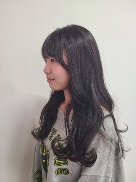 フォークロア 本店(Folk Lore) 重めロングヘア大きめのカールで