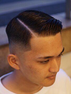 ザチョップショップ キチジョウジ(THE CHOP SHOP KICHIJOJI) サイドパートスキンフェードカットシェービング吉祥寺理容室