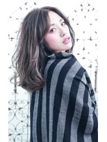 メルクマール(MERKMAL)&nbsp;セクシーな大人セミディ―