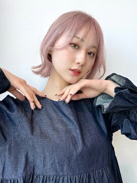 グリードヘアー セルフィッシュ(GREED hair SELFISH) ハイトーン大人可愛い前髪ありくびれレイヤーボブ