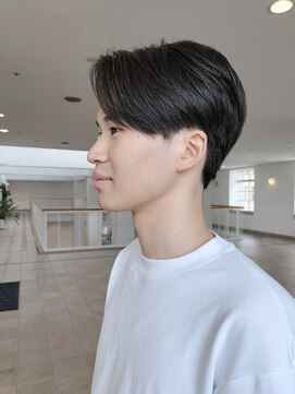 ビュートリアム 神戸(BEAUTRIUM) センターパートツーブロック/刈り上げ/ショート/ショートカット