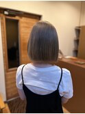 透明感グレージュボブ