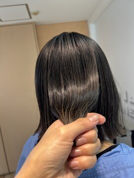 ケンジ 平塚 アネッタ(KENJE annetta) 艶髪ワンレン／ハイライト