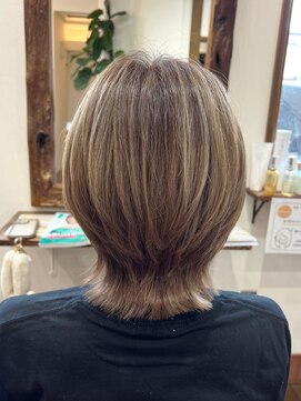 ル コワン ククー(Le coin coucou) ベージュカラー×ウルフカット