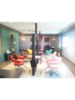 極上のヘッドスパで、心と体の疲れを癒し、リフレッシュ。自分だけの贅沢な時間をお過ごしください。