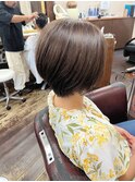 落ち着いたトーンのラベンダーアッシュカラーで透明感をプラス