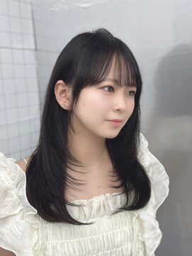 ロムーク 表参道(LOMKH) ミディアムレイヤーロングレイヤーカット顔周りブルーブラック