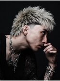 スパイキーショート金髪フェードショート短髪ホワイトカラー