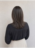 人気のハイライトで立体感 大人のくびれミディアム