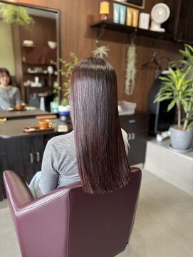 アオイ(Aoi) ロング×ワインレッドカラーで艶髪♪髪質改善カラー