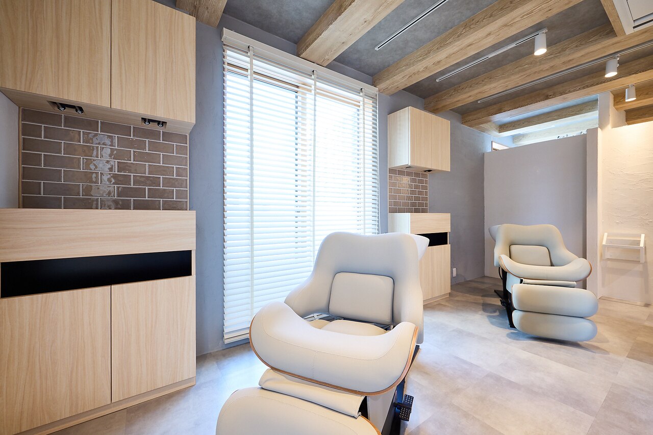 ★ENYCE★レディーエニーチェ★斜めカット ベアトップ★ベージュ★S★ ヘアスタイル｜エニフォーイーストハム(Eni for eastham