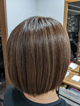 ラグナ(Lagna) 白髪ぼかしハイライトカラーのボブスタイル☆