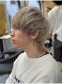 王道メンズナチュラルウルフ外ハネ無造作ハイトーンカラー