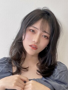 レヴィア(REVIA) レイヤーカット髪質改善トリートメントハイライトブリーチ