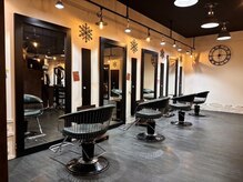 オールドストリート 魚住店(Old Street)の雰囲気（４５坪の広々とした店内は落ち着きのあるラグジュアリーな雰囲気）