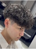 天神スペインカールツイストパーマフェードフリンジカット強め