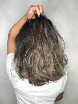 ネウィ 川崎(newi) 外国人風ダークグレージュグラデーションカラー☆