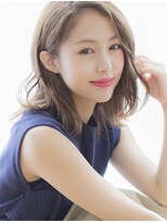 フェレイラ(Ferreira)&nbsp;[Ferreira]柔らかく見えるアッシュベージュ×ゆるふわミディ