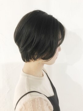 アンフィシュピトロワ(AnFye spi tlow) 【AnFye 】ツヤ髪のしっとりショート