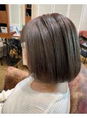 西梅田/ボブ/グレーベージュ/白髪ぼかし【Attirer飯田裕之】