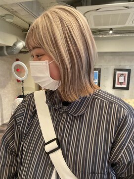 ヴィークス ヘア(vicus hair) 【AKIE】white beige×design color