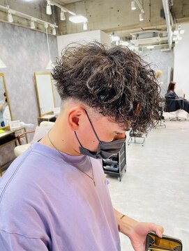 フォンド 津田沼(fond.) ハイライト/ツーブロックマッシュ/束感/波巻き/スペインカール