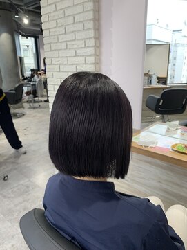 リーオオサカ(Lee Osaka) ラベンダーグレージュ×丸みボブ