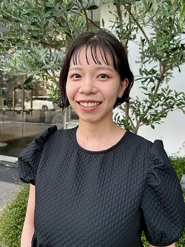 リリー(Rilie) ショートレイヤー/大人ショート/抜け感/大人可愛い