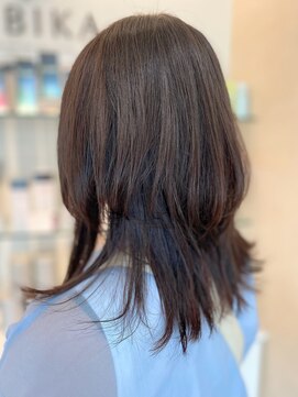 ヒビカ(HIBIKA) セミロング ウルフカット