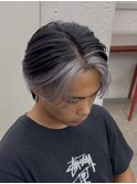 簡単オシャレホワイトシルバーインナーカラーセンターパート