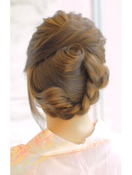 ランチ(Ranch) 可愛さもある和装アップ