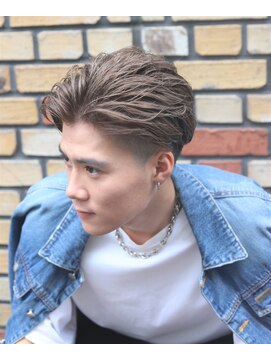 メンズフィール 南森町(MENS FEEL) サイドパートアップバング☆刈上げツーブロックショート