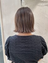 アリー 原宿 表参道(ALLY)&nbsp;【ALLY 濱田】ブリーチ無しミルクティー × 外はねボブ