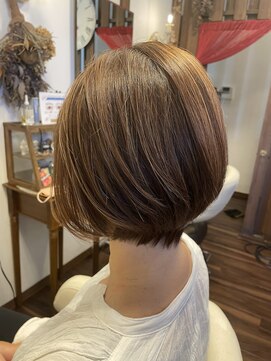 チェルシー(CHELSEA) 前下がりグラデーションボブ