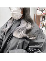 アット(at...)&nbsp;インナーカラー×ホワイトシルバー