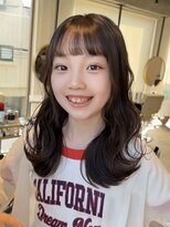 ティア(Tia.)&nbsp;（キッズカット/くびれヘア/ぱっつん/前髪/サイドバング/小顔）