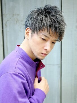 リップス レイ ギンザ(LIPPS Ray GINZA) シャープフロウショート　フェードカット　シルバーカラー