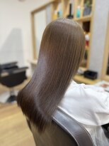 ミナモ(MINAMO)&nbsp;光に透けてふんわり揺れる、柔らかベージュカラー