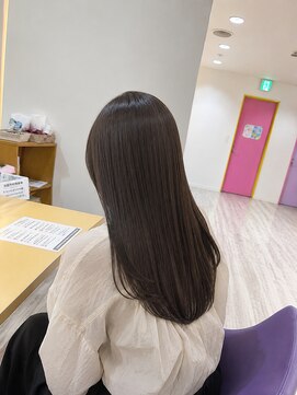イソラブル(ISOLA-blu) 思わず触れたくなる艶髪に 大人の髪質改善ストレート