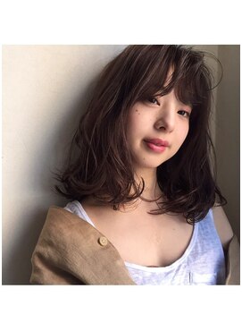 チロ(chillo) 【chillo】Aラインのアッシュベージュボブ