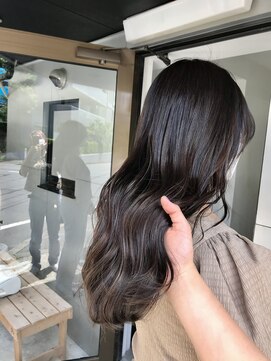 ネイヴィル(navile) ◎赤みゼロナチュラルブラウン