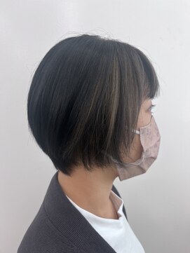 レオ 幸手(Leo) 20代30代大人かわいい艶感グレージュインナカラーショート