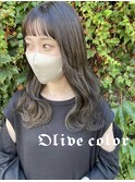 透明感透け感オリーブグレージュ×ぱっつん×ゆるふわウェーブ