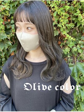 ヘアデザイン ソラ(Sola) 透明感透け感オリーブグレージュ×ぱっつん×ゆるふわウェーブ