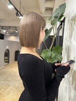 メリー オオサカ(Merly Osaka)&nbsp;肩上ボブとぴったりなベージュカラー_柔らかベージュ_