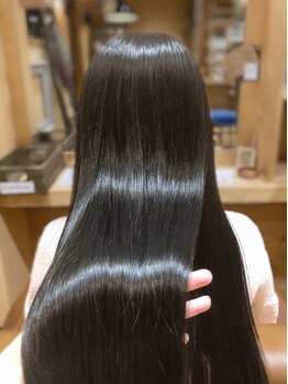 ムオン 春日原(muon)の写真/【7月NEW OPEN)】自然な縮毛矯正とその"仕上がり"に感動。うねりや広がりが気になる方に♪[春日原]