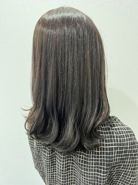 ヘアアンドメイク リヴィア(Rivia) グレイベージュ